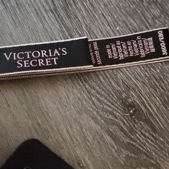 Victoria secret bras - Picture 2 of 4